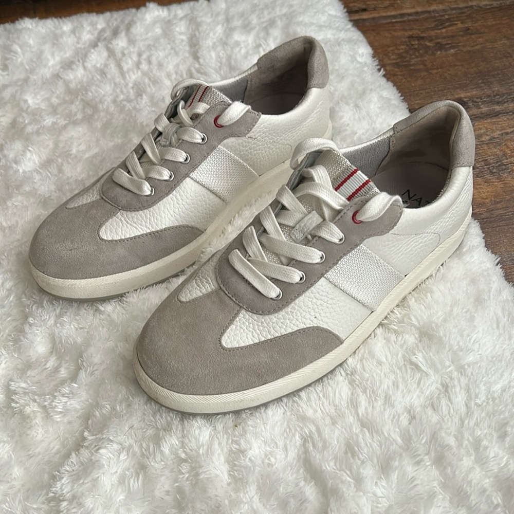 Naturizer Evin Lace White/Grey leather sneaker  size 8